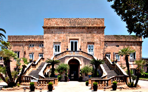 http://www.ponzaracconta.it/wp-content/uploads/2019/07/Villa-Boscogrande-a-Palermo-fu-scelta-per-rappresentare-il-palazzo-dei-Salina-nelle-scene-iniziali-del-film-300x187.jpg